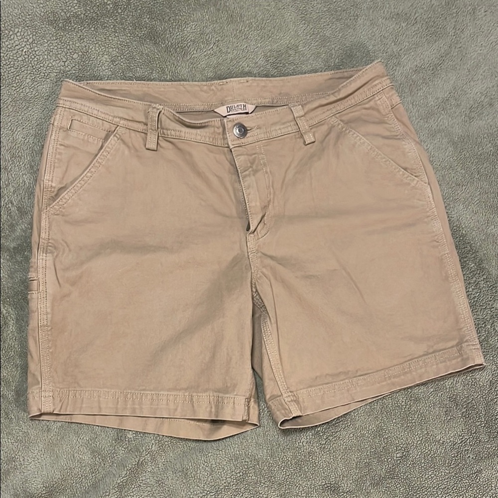 Duluth Trading Co Women’s Khaki Denim Shorts 7” inseam Size 10